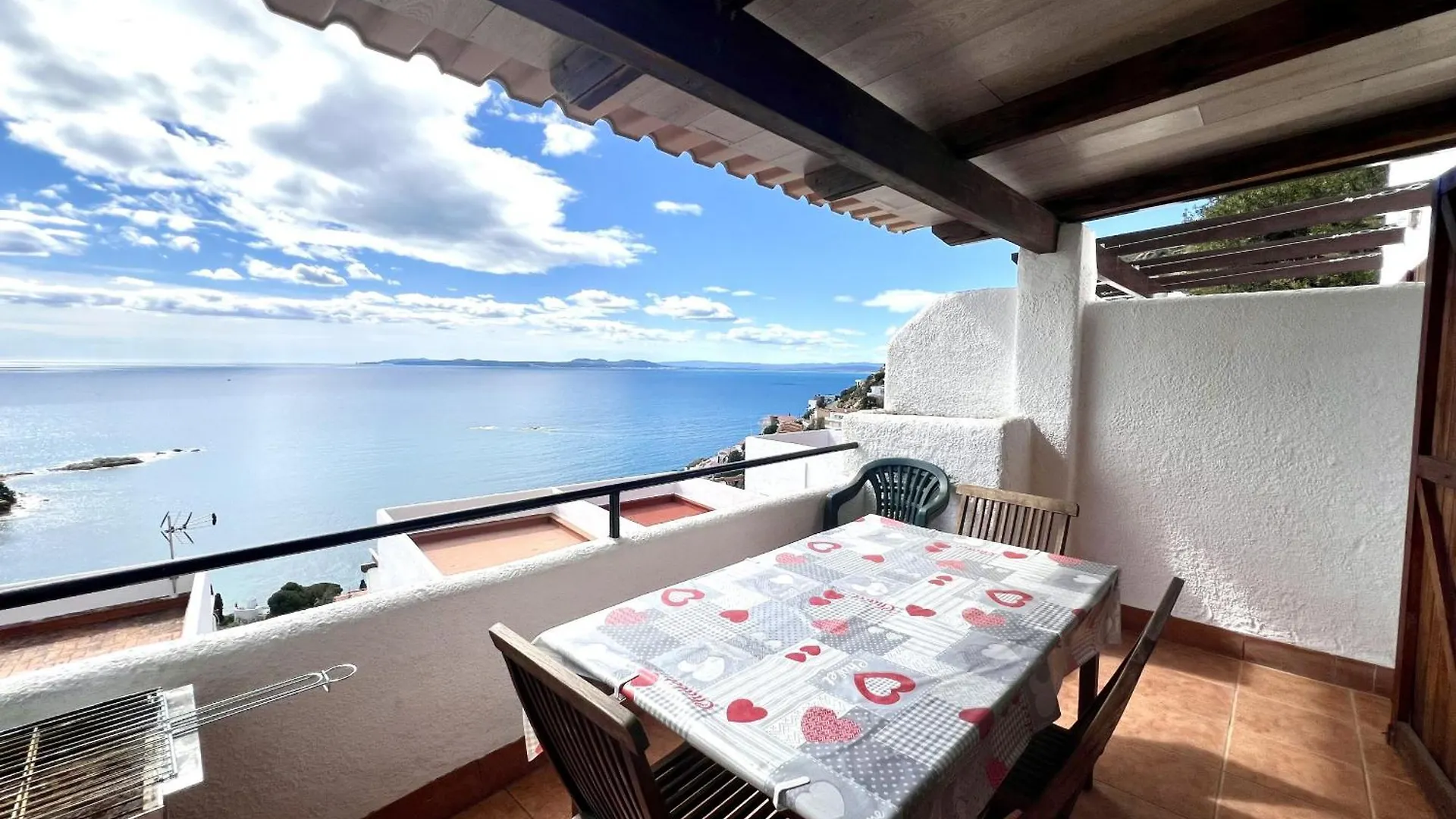 Bramer Villa Roses