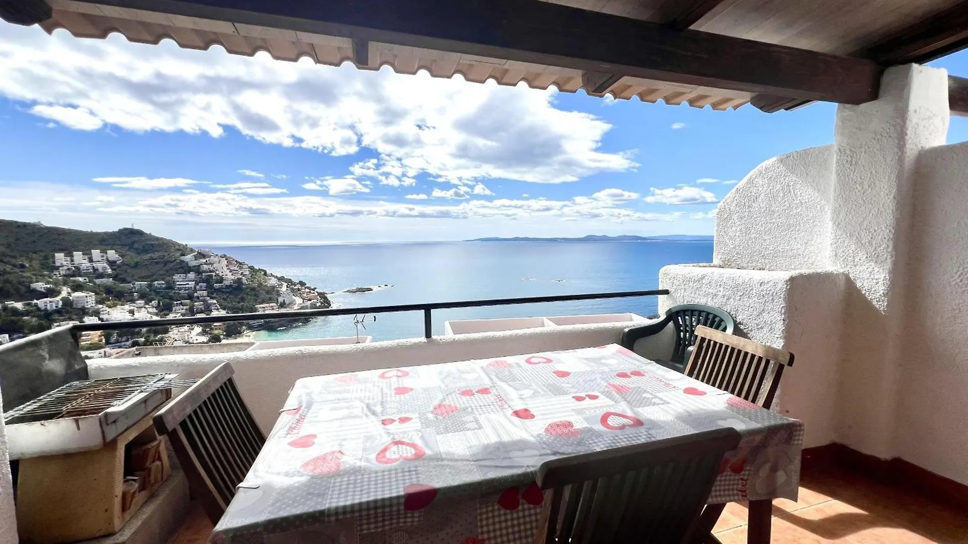 Bramer Villa Roses