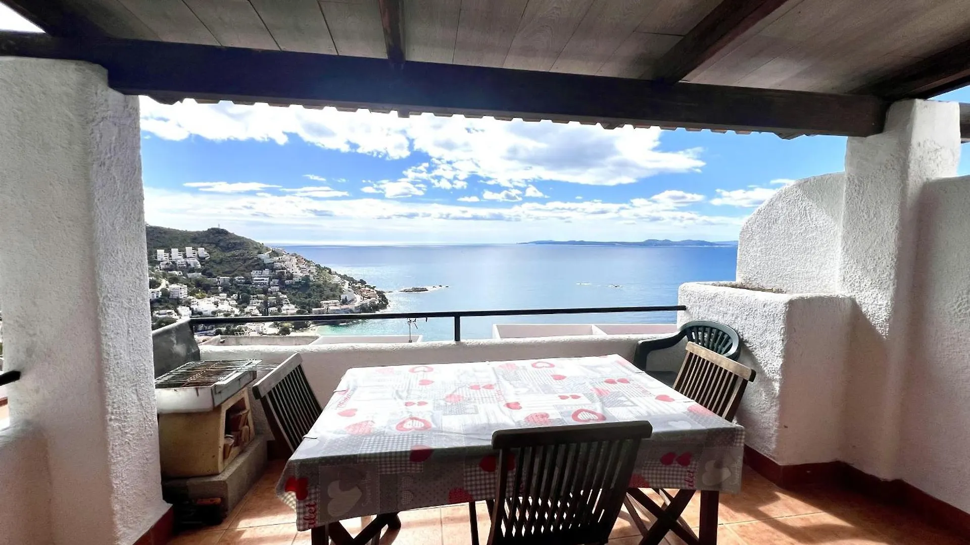 Bramer Villa Roses